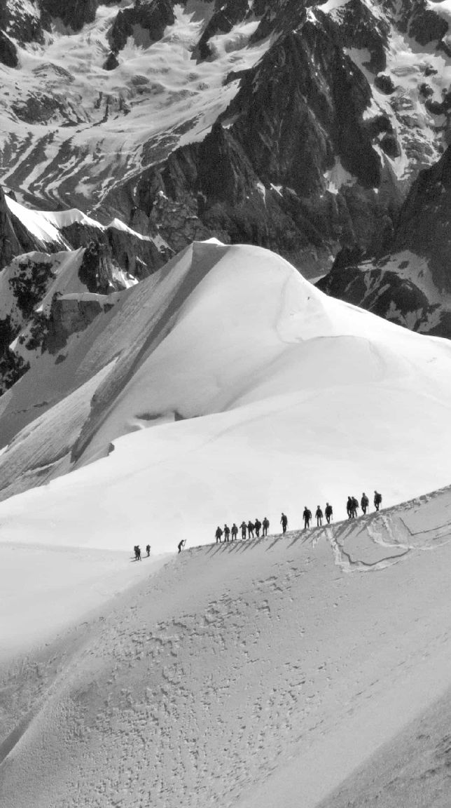 完成 交替提膝跳击掌 120个 交替提膝打卡.